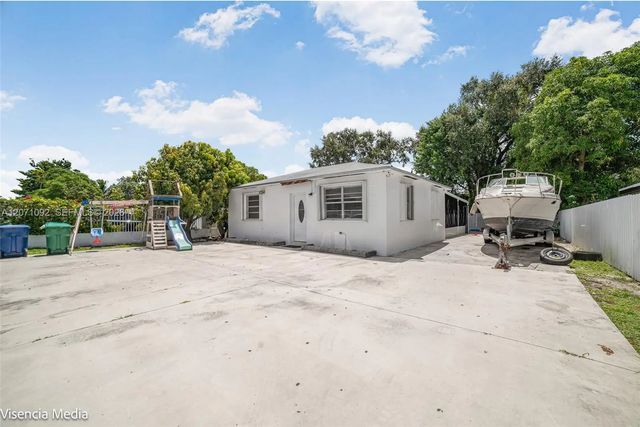 2 of 18 - 1442 Nw 113th Terrace, Miami, FL