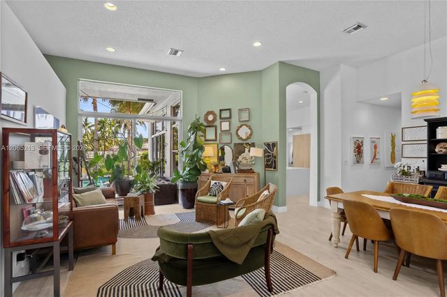 5 of 37 - 4015 Crossbill Lane, Weston, FL