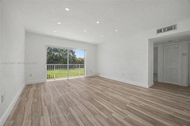 5 of 20 - 8475 Sw 94th Street #224e, Miami, FL
