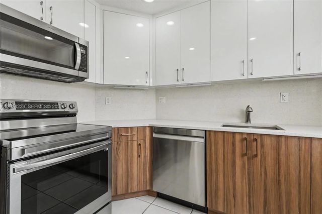 5 of 37 - 5118 Nw 115th Court, Doral, FL