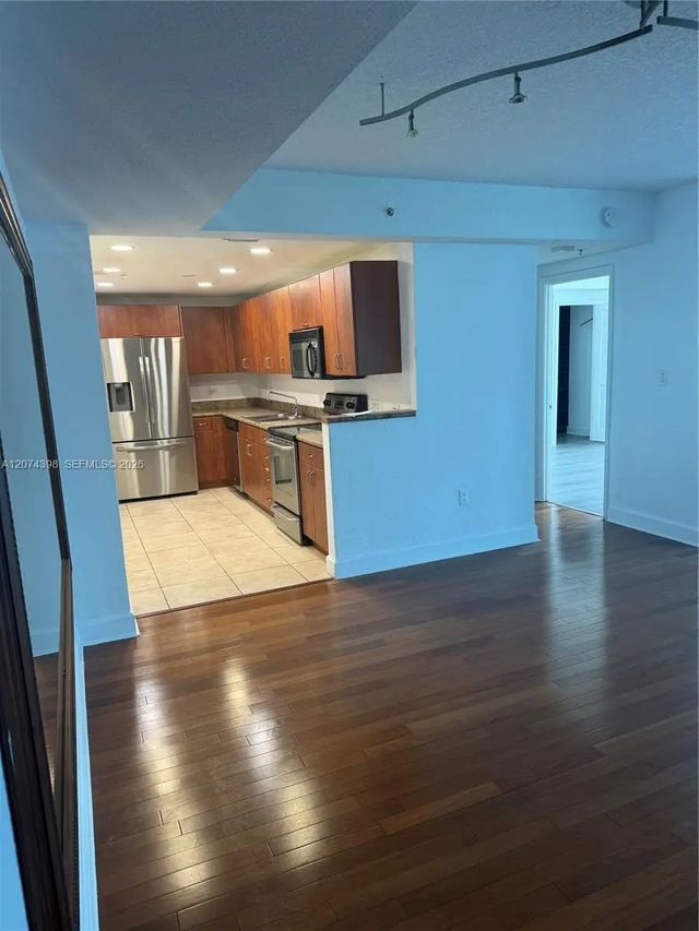 4 of 11 - 7501 E Treasure Drive #6k, North Bay Village, FL