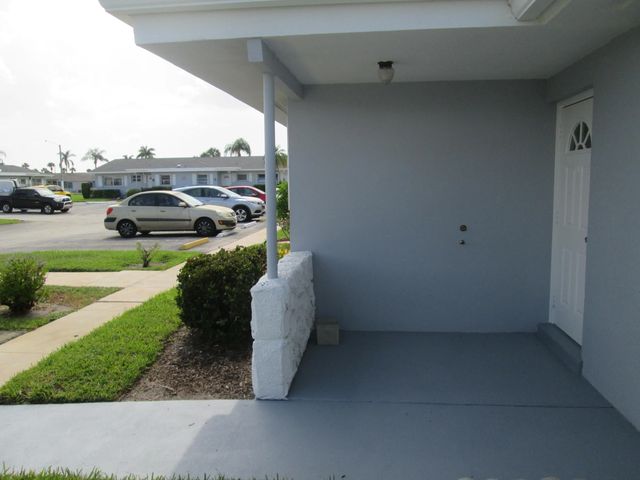 2 of 49 - 2611 W Barkley Drive W #e, West Palm Beach, FL
