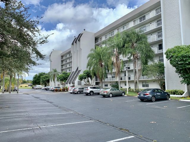 3 of 47 - 3100 W Rolling Hills Circle #309, Davie, FL