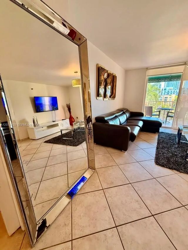 2 of 37 - 19701 E Country Club Drive #5605, Aventura, FL