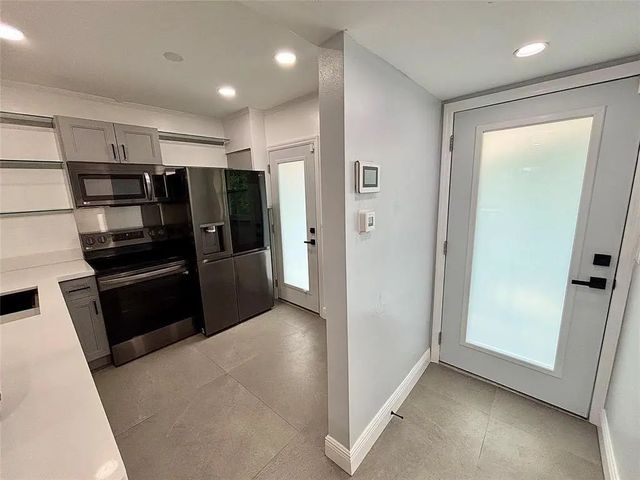 2820 Ne 201st Terrace #f326, Aventura