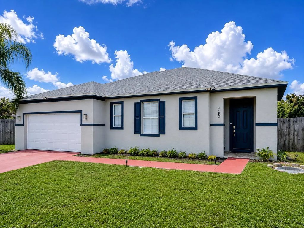 792 Sw Nichols Terrace, Port St. Lucie