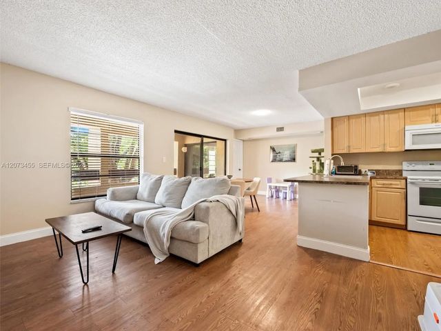 4 of 17 - 9255 Sw 125th Avenue #310-r, Miami, FL