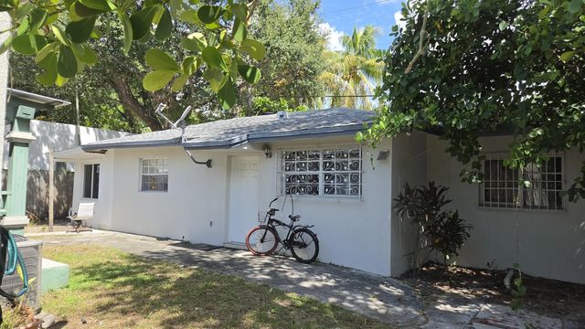3 of 4 - 655 Ne 80th Street, Miami, FL
