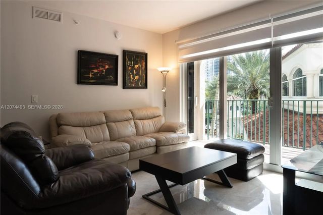 4 of 16 - 20000 E Country Club Drive #307, Aventura, FL