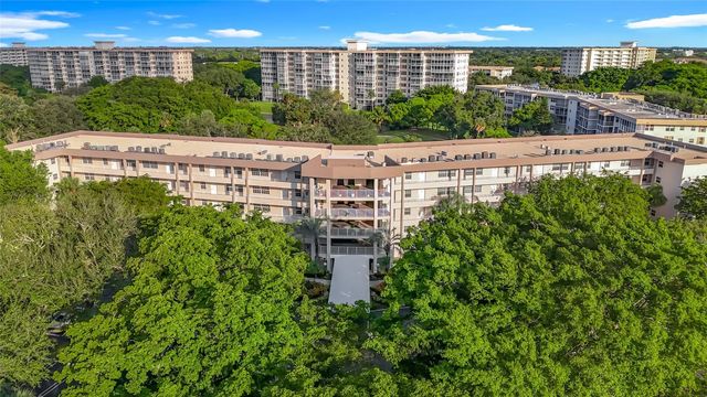 2 of 86 - 545 Oaks Lane #410, Pompano Beach, FL