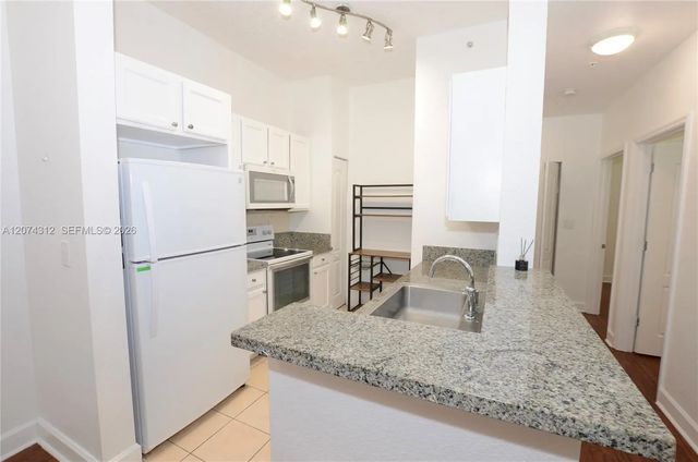 4 of 28 - 6001 Sw 70th Street #137, South Miami, FL
