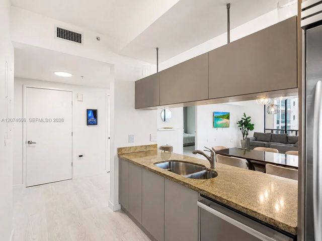 5 of 24 - 16275 Collins Avenue #1804, Sunny Isles Beach, FL