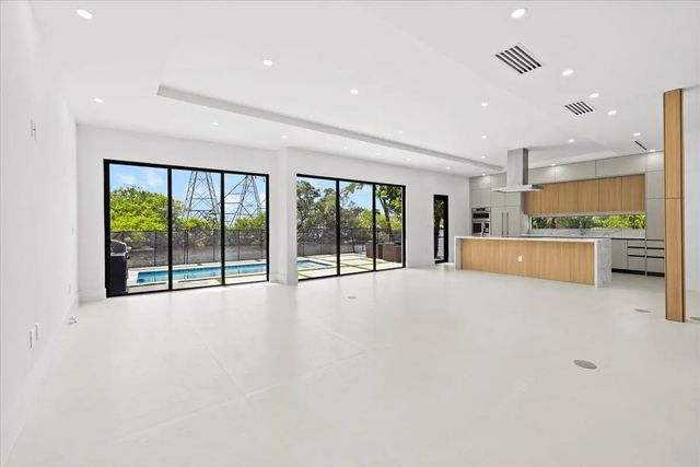 4 of 47 - 201 Nw 14th Way, Dania Beach, FL