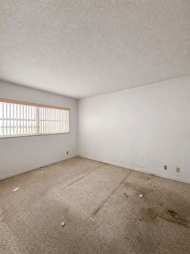 4 of 5 - 1001 Hillcrest Court #204, Hollywood, FL