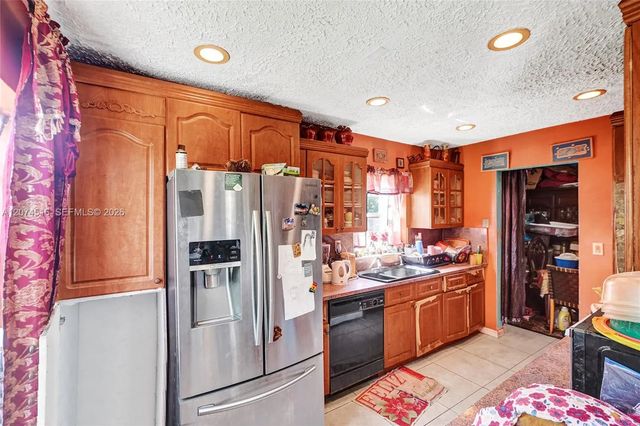 3 of 32 - 102 Ne 206th Terrace, Miami Gardens, FL