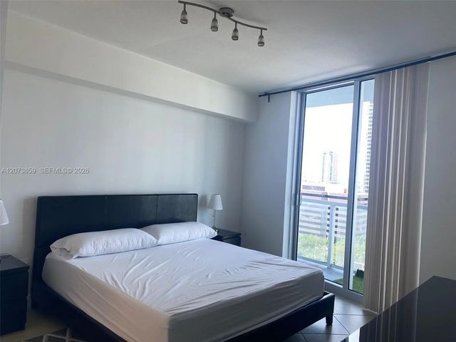 4 of 11 - 185 Sw 7th Street #1607, Miami, FL