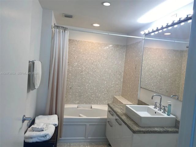 5 of 11 - 185 Sw 7th Street #1607, Miami, FL