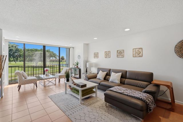 4489 Luxemburg Court #202, Lake Worth