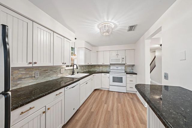 5 of 32 - 408 Georgian Park Drive, Jupiter, FL