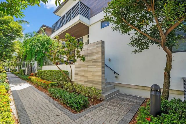3 of 65 - 8267 Nw 48th Street, Doral, FL