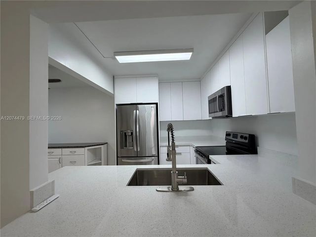 2 of 15 - 423 Ne 210th Cir Terrace #104-25, Miami, FL