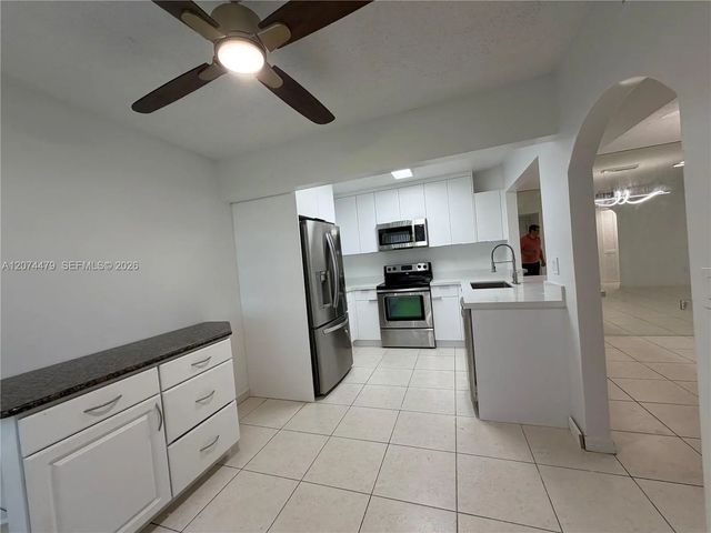 3 of 15 - 423 Ne 210th Cir Terrace #104-25, Miami, FL