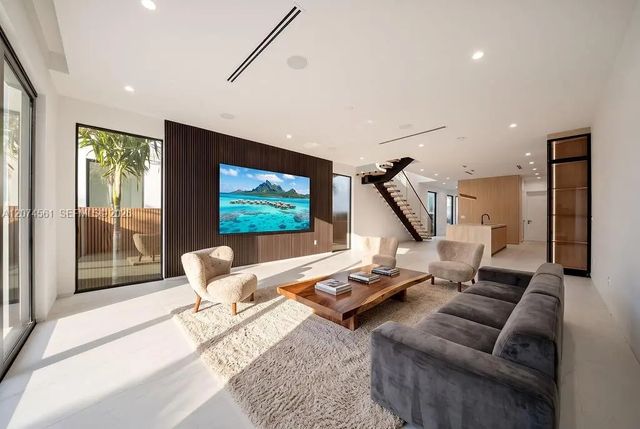 2 of 74 - 1334 Ne 16 Terrace, Fort Lauderdale, FL