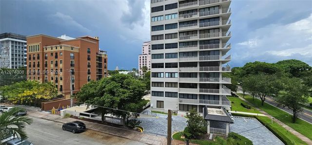 650 Coral Way #404, Coral Gables