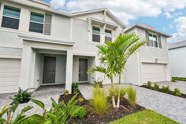 2 of 33 - 646 Salisbury Circle, Fort Pierce, FL
