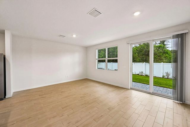 5 of 31 - 658 Salisbury Circle, Fort Pierce, FL