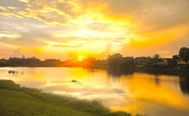 6745 Nw 169th Street #14f, Hialeah