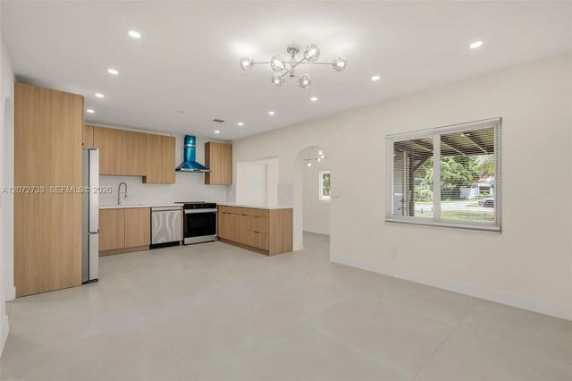 3 of 27 - 1514 Ne 176th Street, North Miami Beach, FL