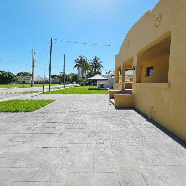 1934 Nw 35th Street, Miami
