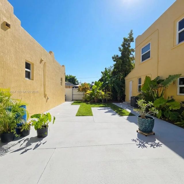 4 of 23 - 1934 Nw 35th Street, Miami, FL