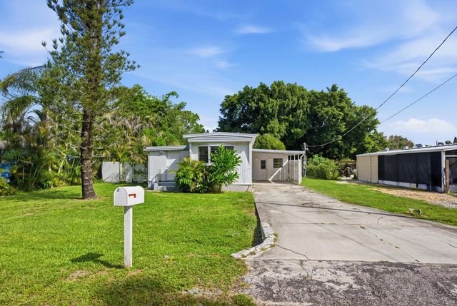 1823 Sw College Street, Stuart