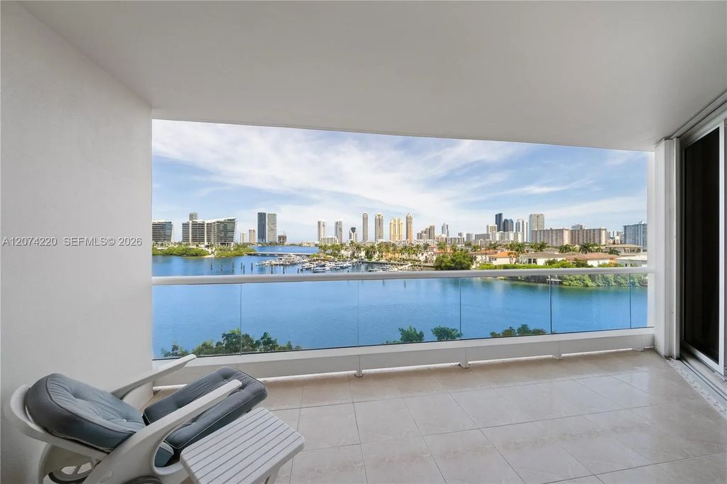 7000 Island Boulevard #609, Aventura