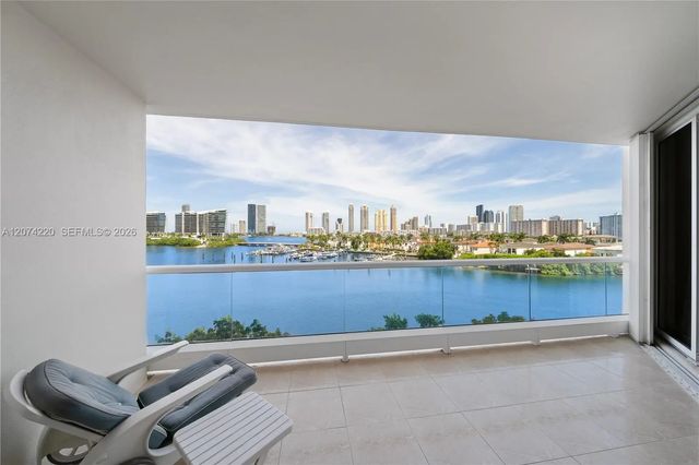 7000 Island Boulevard #609, Aventura