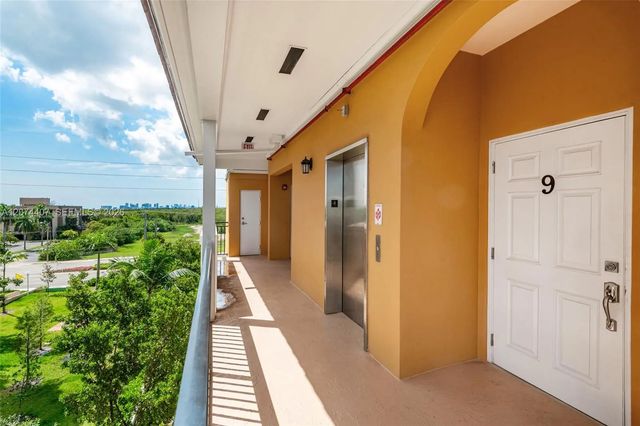 5 of 35 - 555 E Dania Beach Boulevard #9, Dania Beach, FL