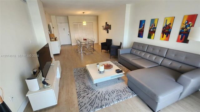 3 of 25 - 500 Bayview Drive #1725, Sunny Isles Beach, FL