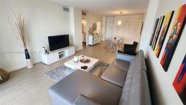 4 of 25 - 500 Bayview Drive #1725, Sunny Isles Beach, FL