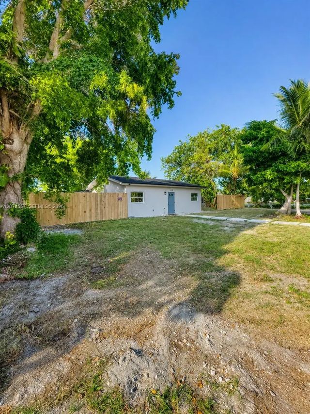 2 of 25 - 980 Nw 13th Street, Homestead, FL