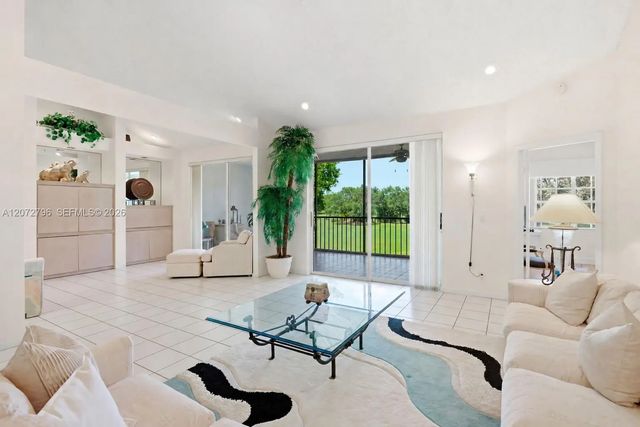 5 of 30 - 11594 Briarwood Circle #4, Boynton Beach, FL