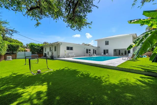 2 of 67 - 831 Ne 109th Street, Biscayne Park, FL