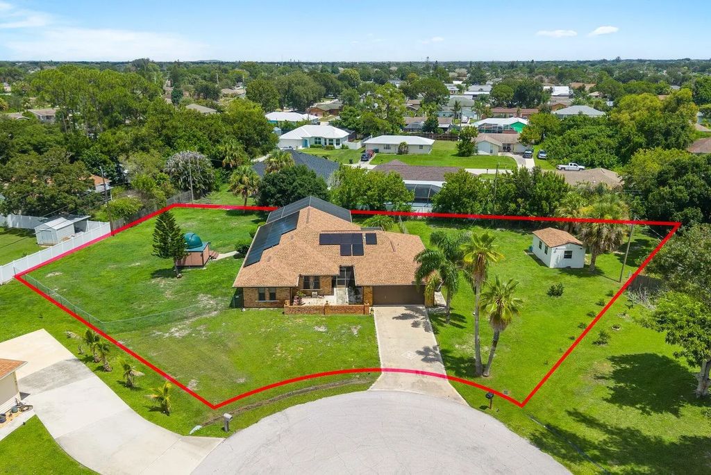 101 Se Nash Court, Port St. Lucie