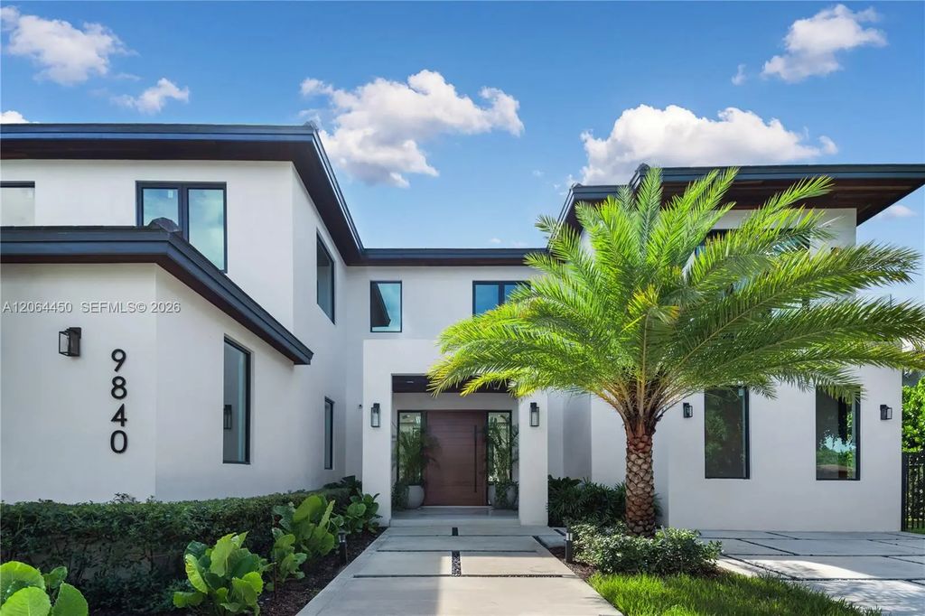 9840 Sw 73rd Court, Pinecrest