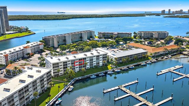 29 Yacht Club Drive #unit 405, North Palm Beach