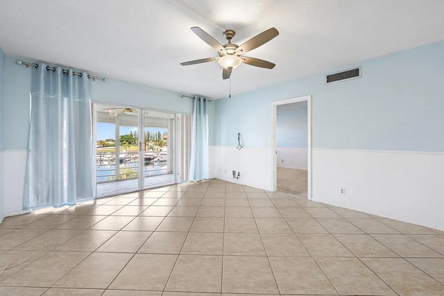 5 of 20 - 29 Yacht Club Drive #unit 405, North Palm Beach, FL
