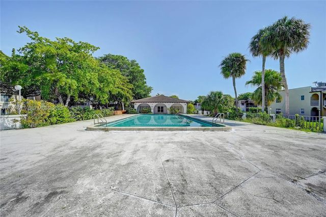 5 of 29 - 2700 Riverside Drive #303-b, Coral Springs, FL