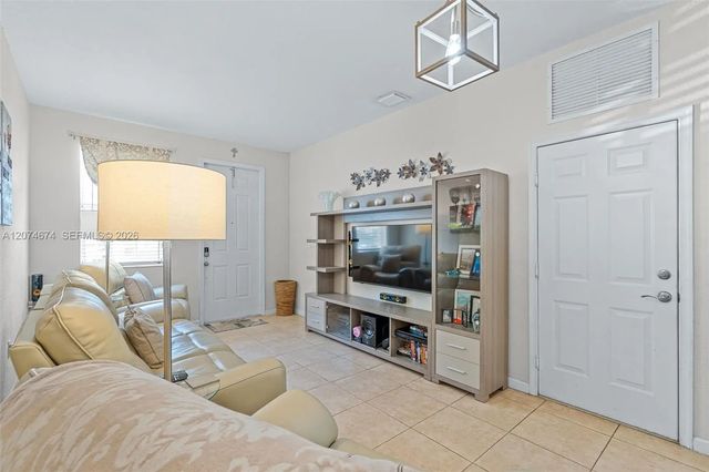 3 of 35 - 1034 Ne 30th Avenue, Homestead, FL