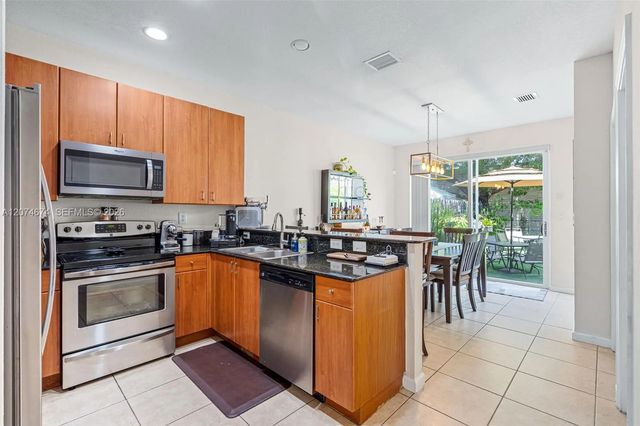 5 of 35 - 1034 Ne 30th Avenue, Homestead, FL